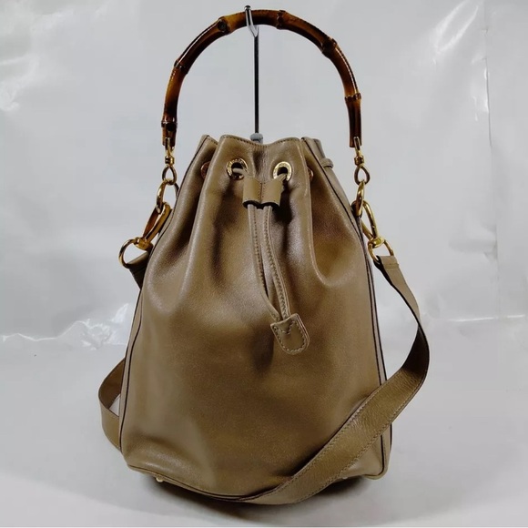 Gucci bamboo handle bucket bag. Authentic. Beautiful. Soft - Picture 1 of 8